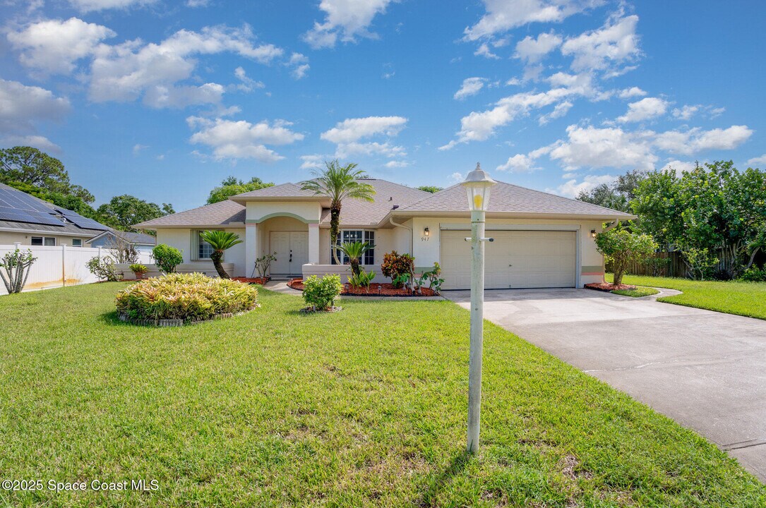 947 Sierra Pl NE in Palm Bay, FL - Building Photo