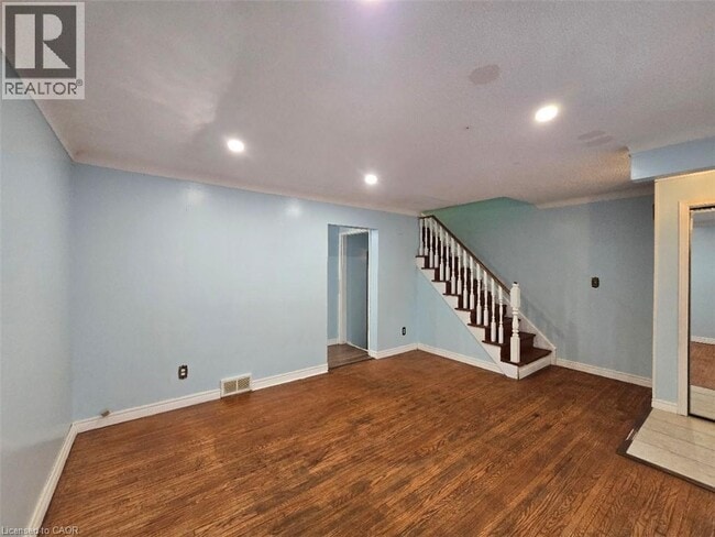 4433 Meadowvale Dr in Niagara Falls, ON - Building Photo - Building Photo