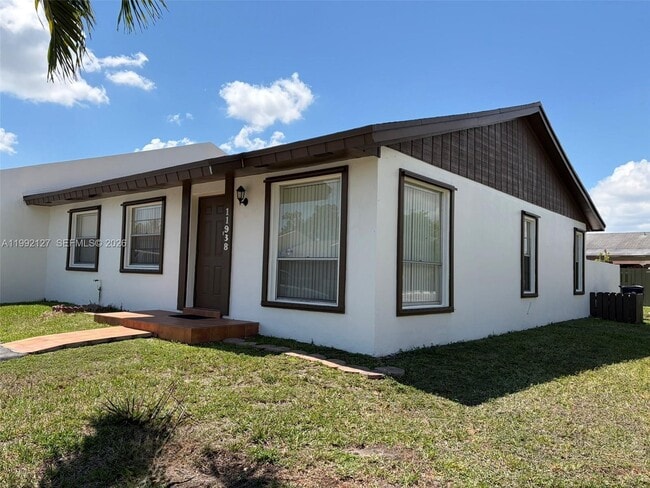 11938 SW 122nd Ct in Miami, FL - Building Photo - Building Photo