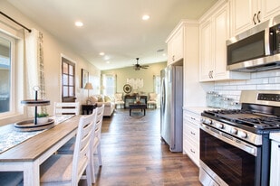 15671 Ridgeway Ave in Riverside, CA - Building Photo