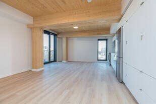 33 Lenox St, Unit #306 in Boston, MA - Building Photo