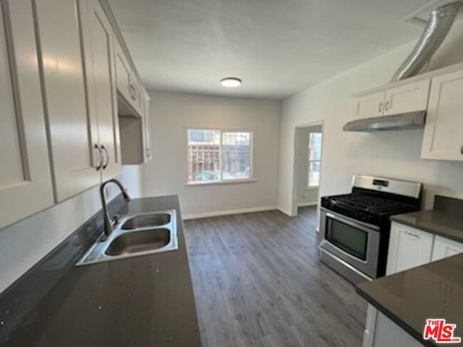 property at 1464 Alvira St