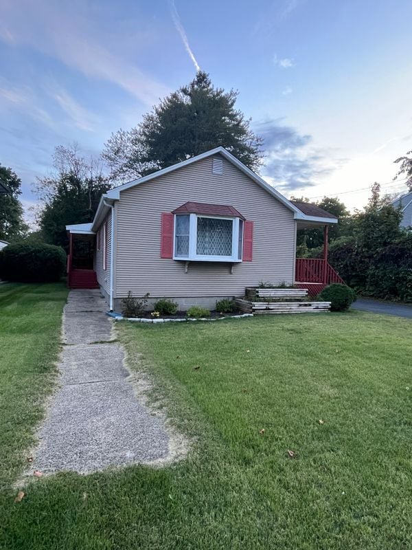 64 Tomlinson Ave in Plainville, CT - Building Photo - Building Photo