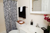 Lansdowne Station Apartments photo'