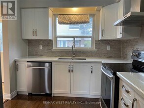 437 Silverstone Dr in Toronto, ON - Building Photo - Building Photo