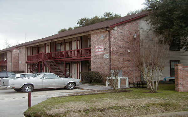 Apple Arbor Apartments in Tomball, TX - Building Photo