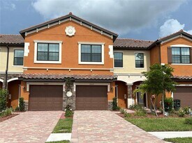 20430 Lagente Cir in Venice, FL - Building Photo