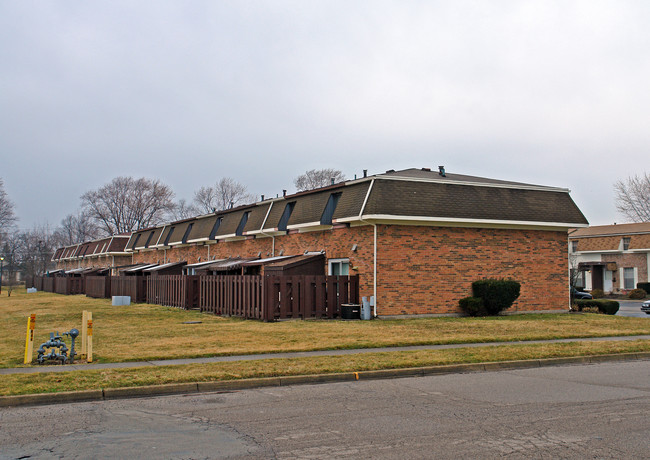 Xenia Arms in Xenia, OH - Building Photo - Building Photo