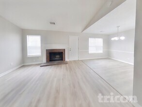 10635 Pine Forest Ln in Jonesboro, GA - Foto de edificio - Building Photo