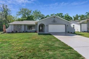 13501 Whitby Rd in Hudson, FL - Building Photo