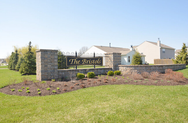 13006 Quarterback Ln in Fishers, IN - Foto de edificio - Building Photo