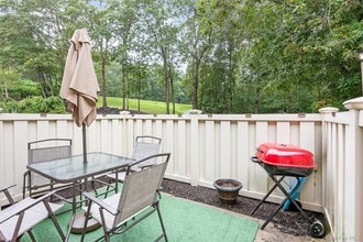 703 Hilltop Ct in Coram, NY - Building Photo - Building Photo
