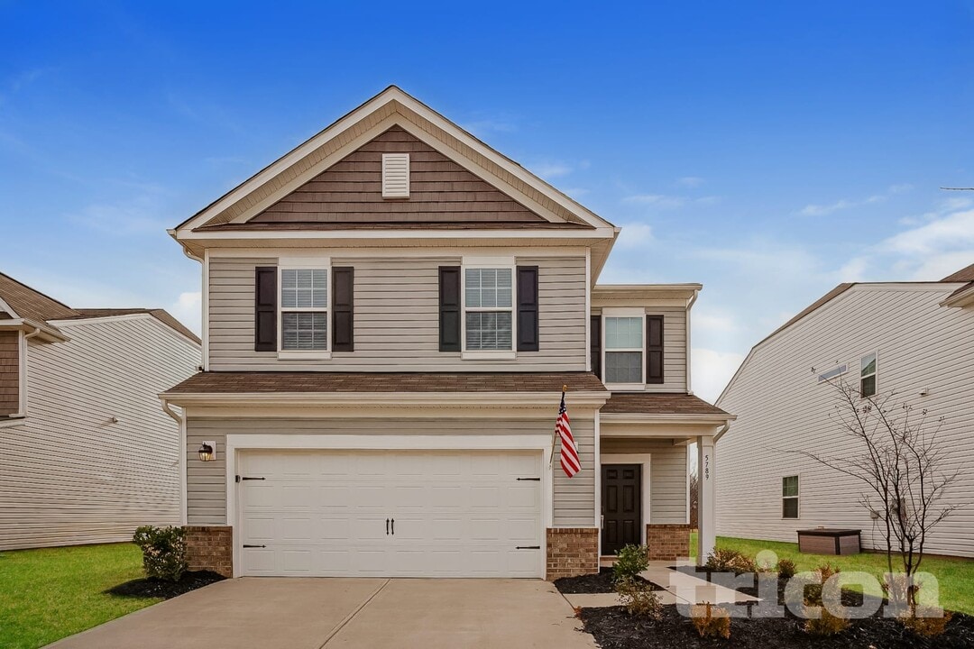 5789 Oak Br Cir in Maiden, NC - Building Photo