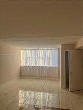 6045 NW 186th St in Hialeah, FL - Building Photo - Building Photo