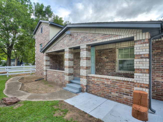 2100 N Saint Luke Ave in Oklahoma City, OK - Foto de edificio - Building Photo