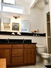 82 Nawiliwili St-Unit -Cottage in Honolulu, HI - Building Photo - Building Photo