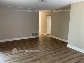 2240 Kansas St in Titusville, FL - Foto de edificio - Building Photo