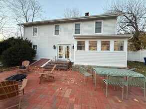 354 Highland Ave in Norwalk, CT - Building Photo - Building Photo