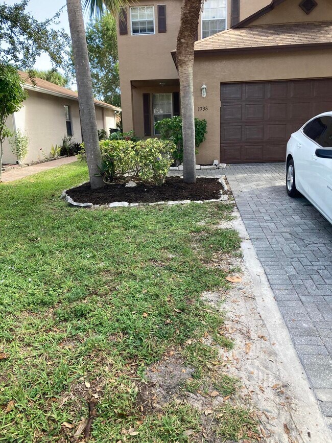 1098 Winding Rose Way in West Palm Beach, FL - Building Photo - Building Photo