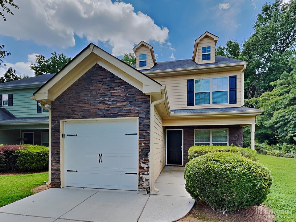 1032 Wedgewood Ct NE in Conyers, GA - Building Photo