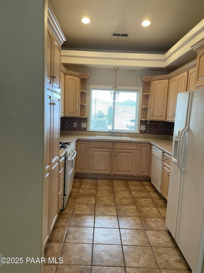 873 N Old Chisholm Trail in Dewey, AZ - Building Photo - Building Photo