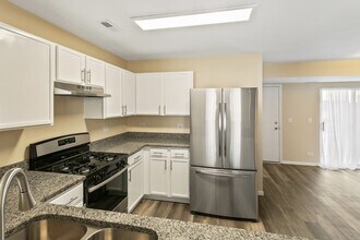 924 Symphony Dr in Aurora, IL - Building Photo - Building Photo