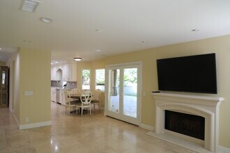 10146 Janetta Way in Los Angeles, CA - Building Photo - Building Photo