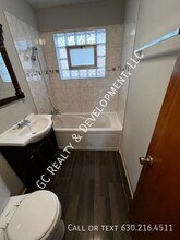 12136 S Bishop St in Chicago, IL - Building Photo - Building Photo