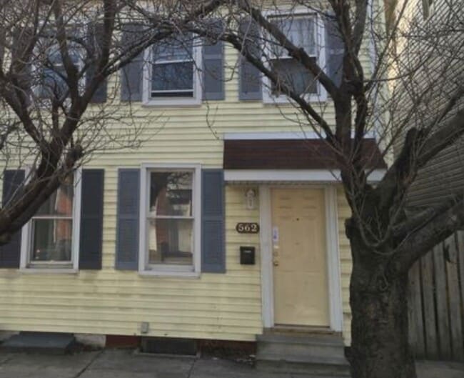 property at 562 W Philadelphia St