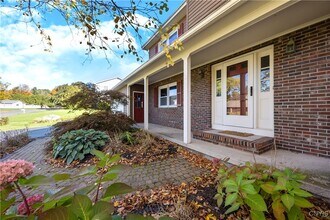 8178 Old Sunridge Dr in Manlius, NY - Foto de edificio - Building Photo