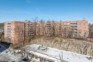 Country Club Ridge in Hartsdale, NY - Building Photo