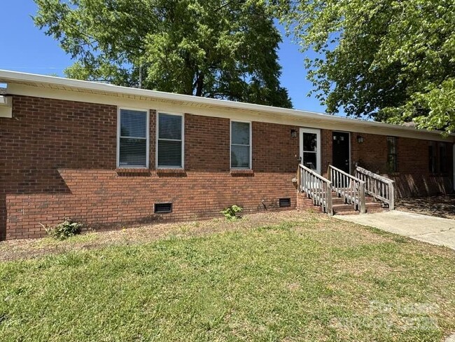 property at 19612 Oak St