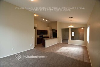 7002 S 40th Ln in Phoenix, AZ - Building Photo - Building Photo