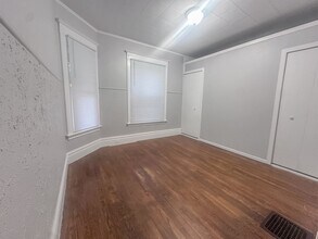 41 Caledonia St NE in Grand Rapids, MI - Building Photo - Building Photo