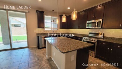 12034 W Tether Trl in Peoria, AZ - Building Photo - Building Photo
