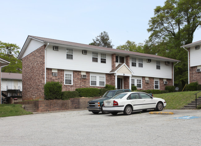 Enota Garden Apartments in Gainesville, GA - Foto de edificio - Building Photo