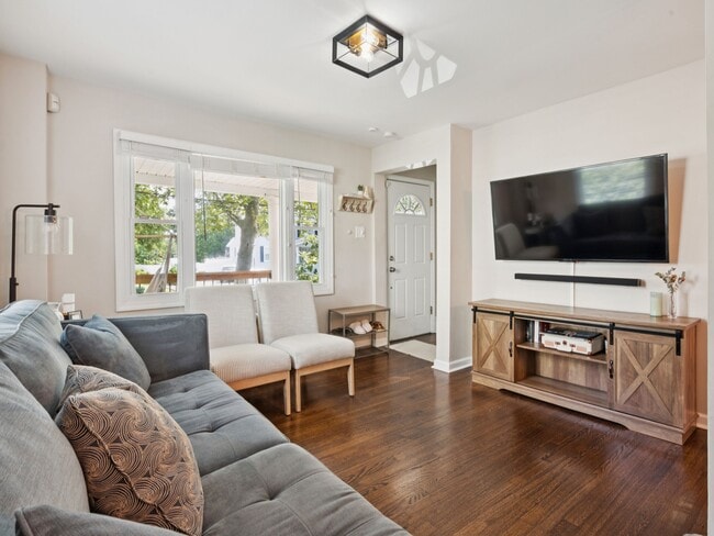 property at 718 Walnut St.