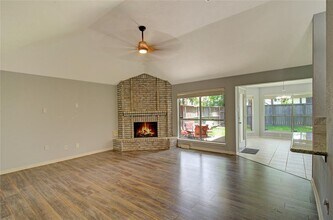 16322 Chimneystone Dr in Houston, TX - Building Photo - Building Photo