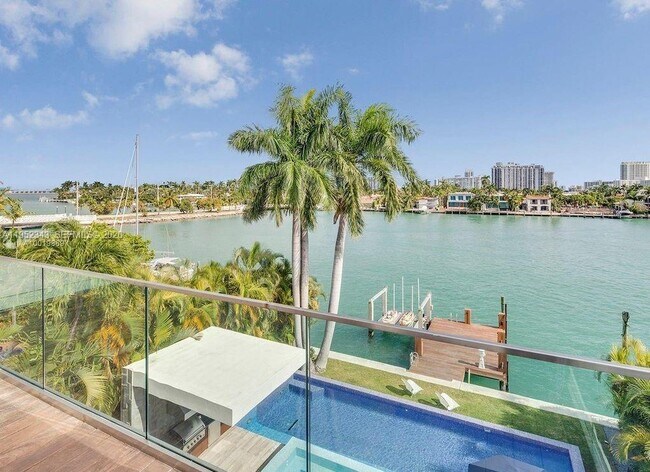 321 E Dilido Dr in Miami Beach, FL - Building Photo - Building Photo