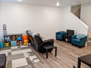 1185 W 1820 S in Logan, UT - Foto de edificio - Building Photo