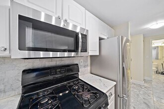 15 North Beacon St, Unit 212 in Boston, MA - Building Photo - Building Photo