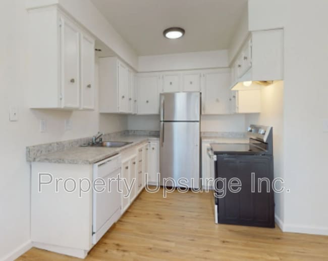 1063 Del Sol Pl in Redding, CA - Building Photo - Building Photo