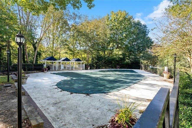 2205 Santa Fe Pkwy in Sandy Springs, GA - Building Photo - Building Photo