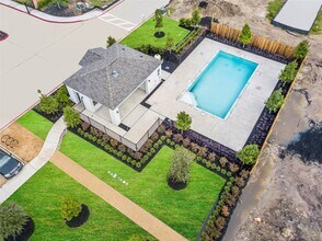 12016 Royal Oaks Banner Wy in Houston, TX - Building Photo - Building Photo