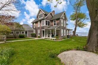 17 Marshall Ave in Guilford, CT - Building Photo - Building Photo