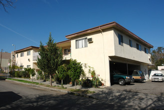 5902 Tujunga Ave in North Hollywood, CA - Building Photo - Building Photo