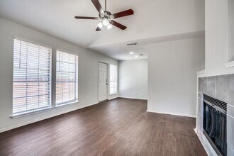 115 Peachtree Ct in Kennedale, TX - Building Photo - Building Photo