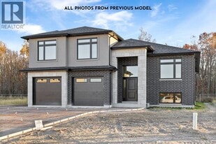 12169 Ducharme Ln in Essex, ON - Building Photo