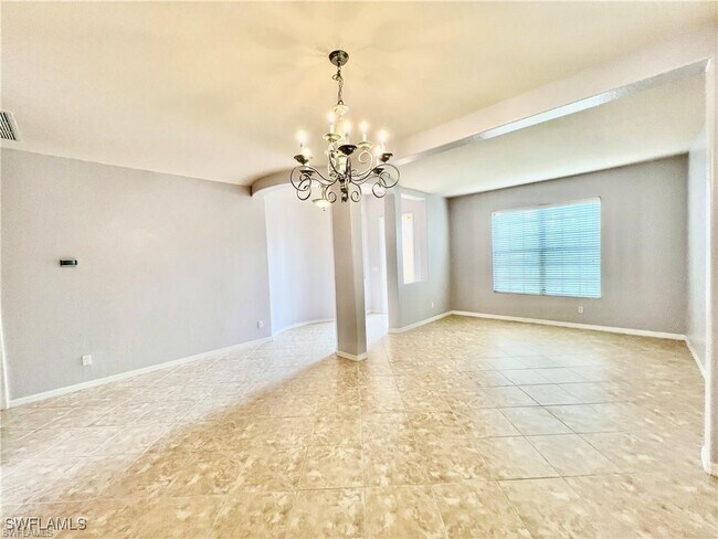 12074 Country Day Cir in Ft. Myers, FL - Building Photo - Building Photo