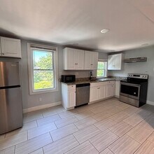 100 Broad St in North Attleborough, MA - Building Photo - Building Photo